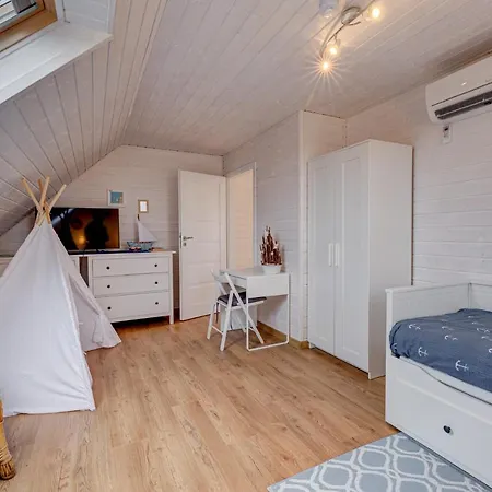 Baltic & Dom Baltic Garden Holiday home Zastan
